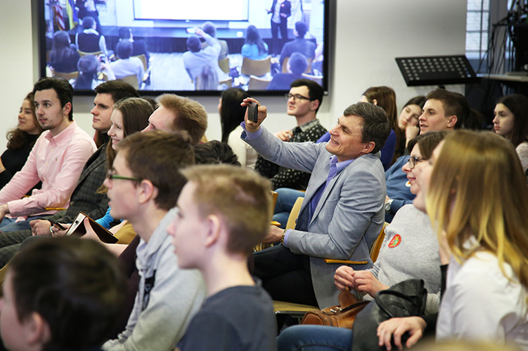 Participants attending the countrywide, livestreamed media literacy lesson in Ukraine.