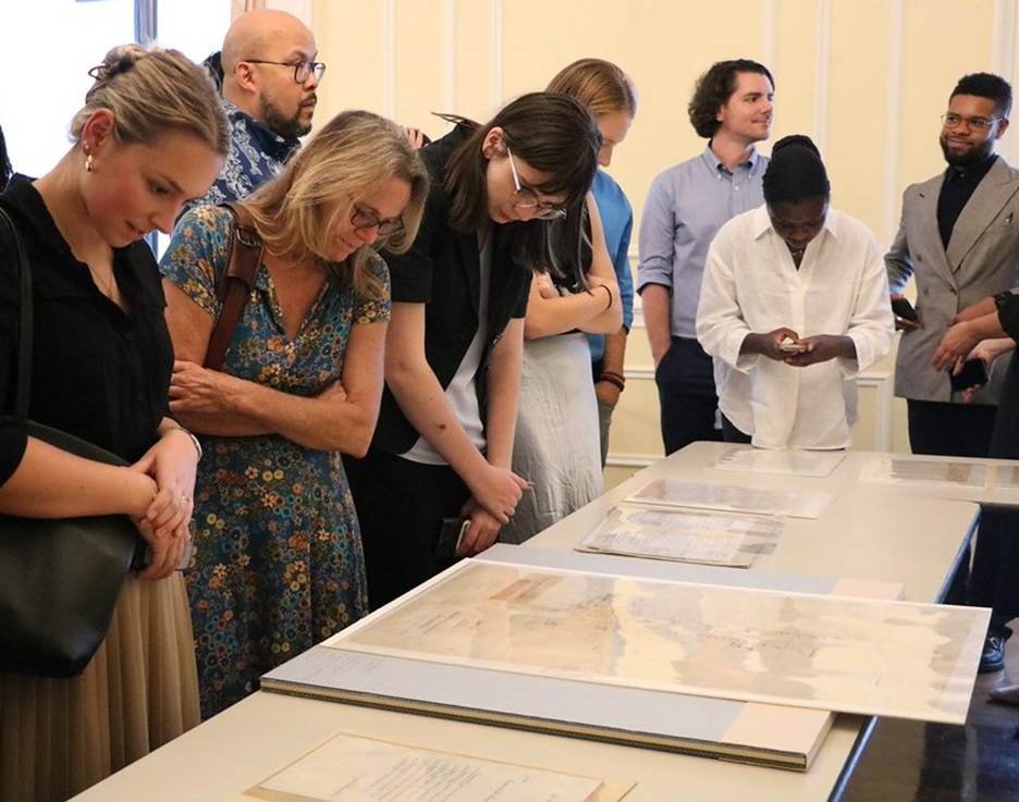 U.S. exchange alumni at the National Archives Museum