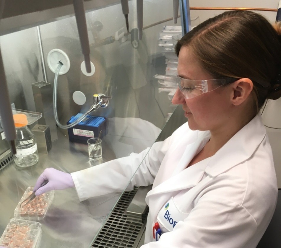 A woman conducing lab tests