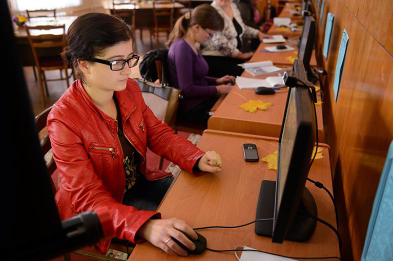 Connecting Moldovans to digital public services at libraries